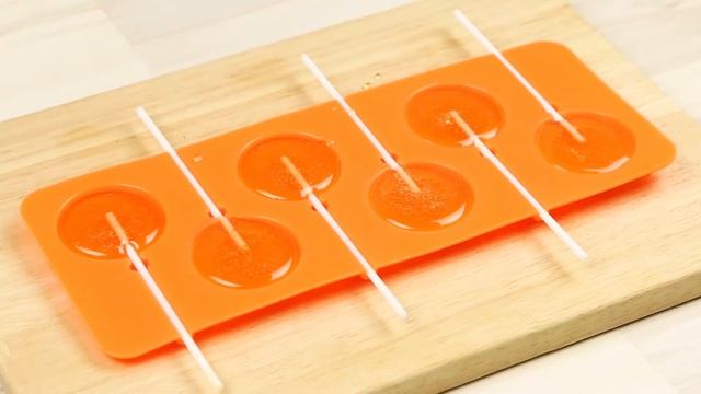 ЛЕДЕНЦЫ НА ПАЛОЧКЕ, как в детстве, в домашних условиях. Два варианта | Десерты | FoodLove смотреть онлайн