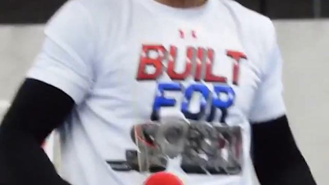 Как Василий Ломаченко и его папка FIGHT BALL изобрели )