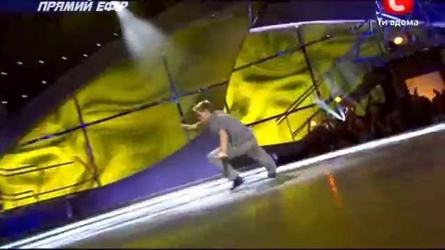 Танцуют все-3 Соло Антон (26.11.2010).avi смотреть онлайн