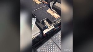 Range Rover Sport не заводится, зажигание включено стартер делает «тык»