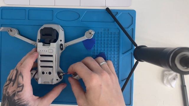DJI mini 2, был сбит беспилотными птицами! Ремонт луча! смотреть онлайн