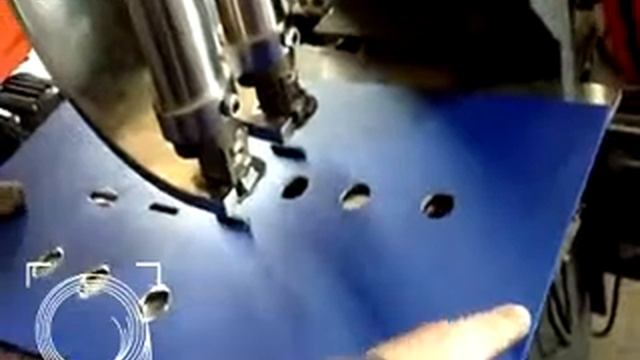 Двухголовочный аппарат для установки овальных люверсов на канцелярские папки YZ 963 смотреть онлайн