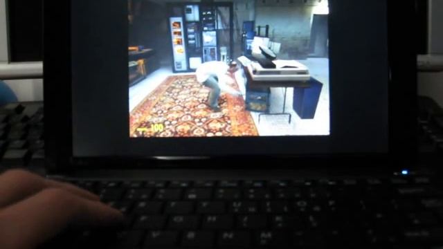 Half-life 2 Running On A Asus Eee Pc 1001p