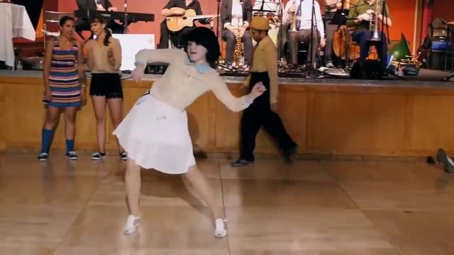 Первая любовь (красивый танец) смотреть онлайн