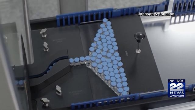 Local residents react to state’s resumption of J&J vaccine смотреть онлайн