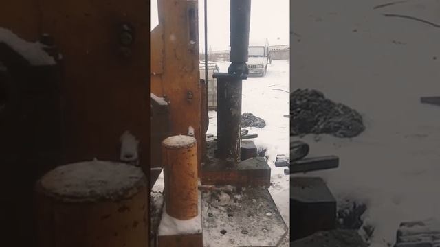 Забиваем обсадную трубу? смотреть онлайн