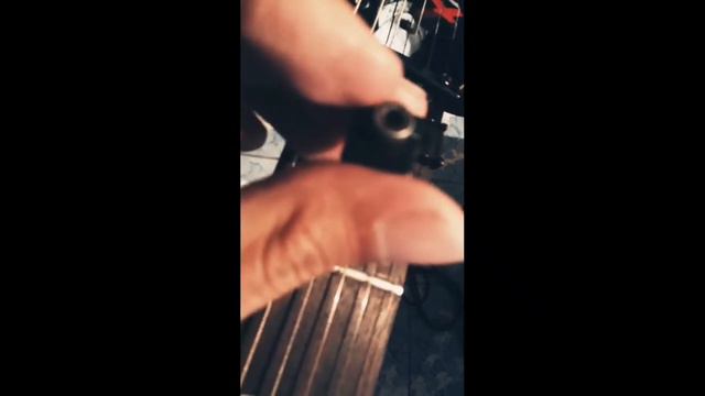 Tutorial como afinar una guitarra con puente Floyd Rose bien explicado смотреть онлайн