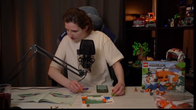 Стрим LEGO Minecraft® Лисья Хижина | 21178 смотреть онлайн
