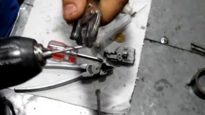 Как заглушить ускорительный насос карбюратора грамотно и навсегда(glue the accelerator pump) Часть 1