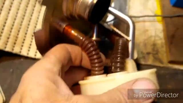 Замена фильтра - памперса в бензонасосе ЗАЗ СЕНС или ДЭУ Ланос смотреть онлайн