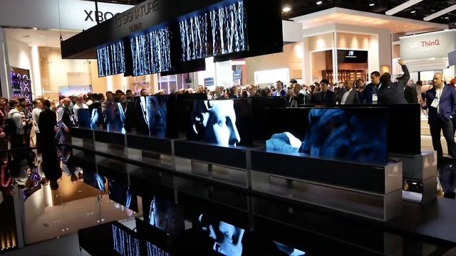 CES 2020: LG Shows Off 88" Signature 8K OLED, Rollup OLEDs, and... an 8K Mini LED TV!?! смотреть онлайн