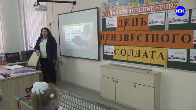 Школьники округа присоединились к патриотической акции «Парта Героя» смотреть онлайн