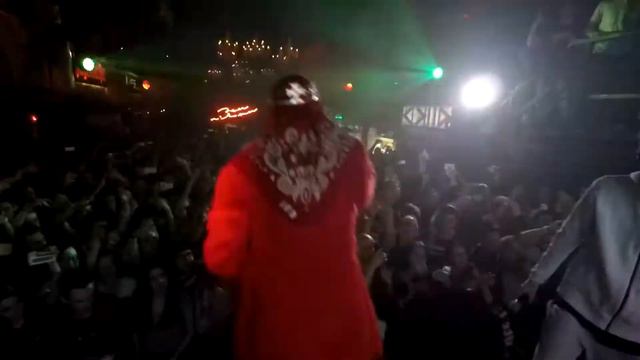 BIG RUSSIAN BOSS & YOUNG P&H - Шлёпай [ LIVE ] смотреть онлайн