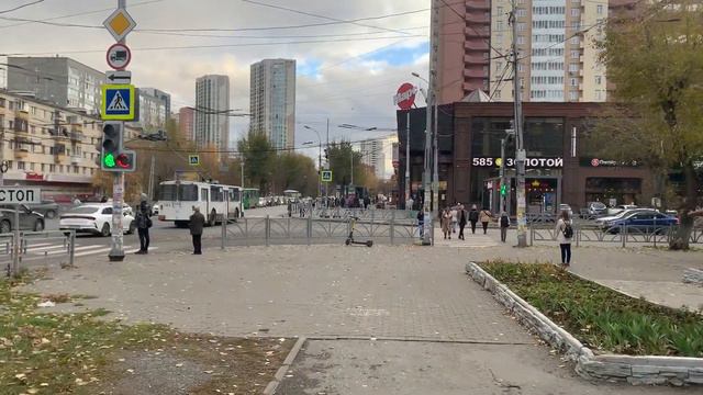 Перекресток улицы Белинского и улицы Щорса, г. Екатеринбург, 15.10.2022 смотреть онлайн