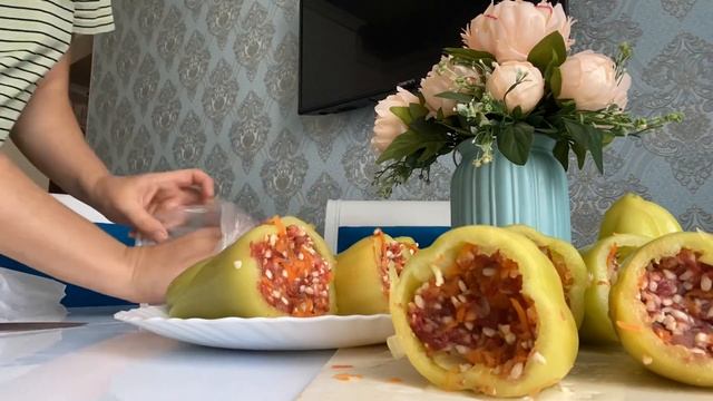 Осенний тёплый влог/пеку блины/Заморозка пиццы/Покрасилась смотреть онлайн