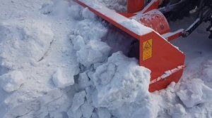 Шнекоротор Снег-1250 и Kubota GT-5. Уборка сперсованного снега и льда