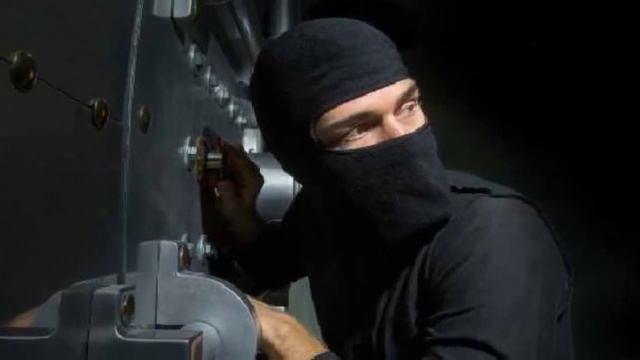 10 НЕОБЫЧНЫХ ТОВАРОВ КОТОРЫЕ МОЖНО КУПИТЬ НА ЧЕРНОМ РЫНКЕ