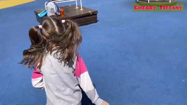 Спортивный challenge с Тиффани. Покупка игрушки roblox и распаковка!!! смотреть онлайн