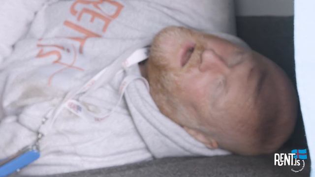 Renault Trafic 3 Campervan - Rent.is