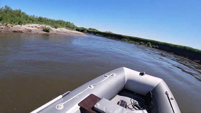 Иду по реке Тобол в Курганской области.