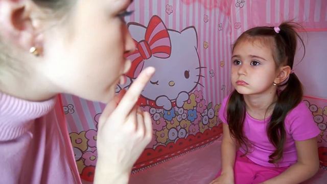 АМАЛИЯ и весёлая история о том, как у неё вылез прыщик смотреть онлайн