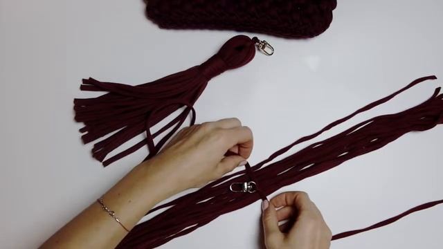 Видеоурок кисточка из трикотажной пряжи для сумки смотреть онлайн