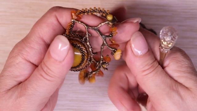 Переделка старых украшений I Подвеска "Осень в Паланге" I Как переделать украшение. смотреть онлайн