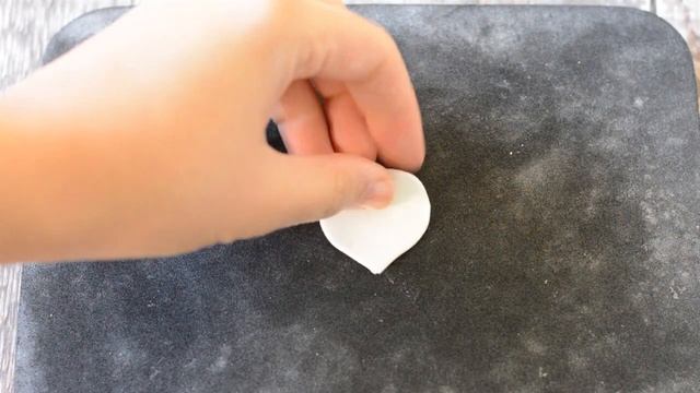 Fondant Rose - Juliet Rose Tutorial смотреть онлайн