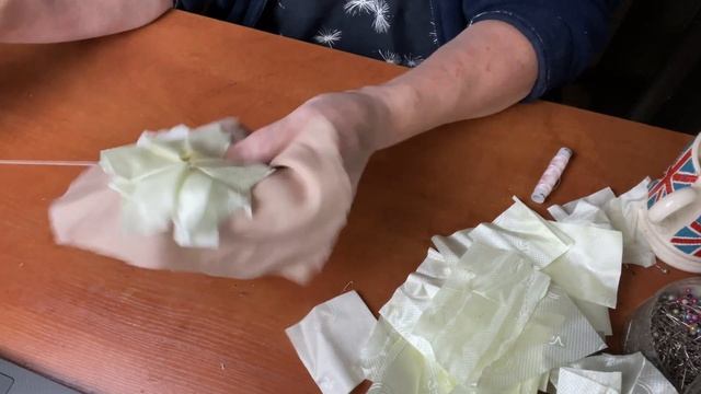 Как сшить коврик из треугольников? Подробное видео. Шьем из мелких обрезков. смотреть онлайн