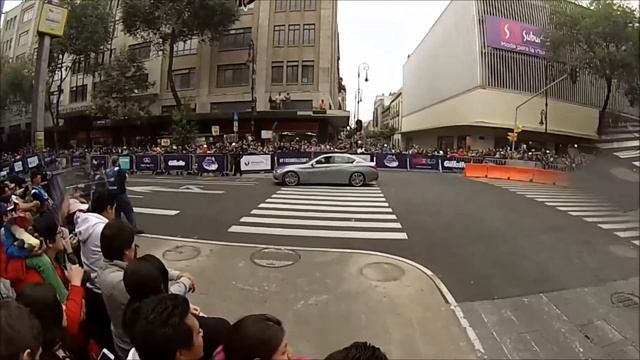 ShowRun de Infiniti Red Bull Racing! Zocalo CD MX смотреть онлайн