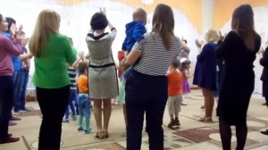 Танец-игра "Ку-ку-чи" с мамами. Игра "Ищи маму" в средней группе