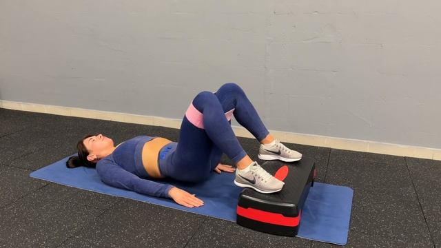 Сідничний міст (опора ногами на степ-платформу) смотреть онлайн