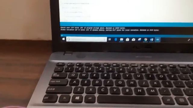 Charlieplexing Arduino - Controlling 12 LED with 4 GPIO Pins смотреть онлайн