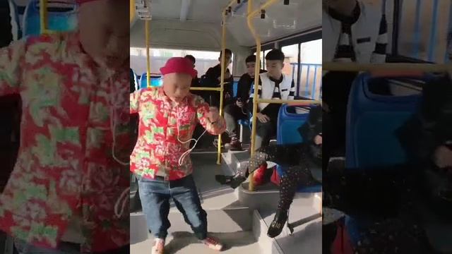 случий в автобусе смотреть онлайн