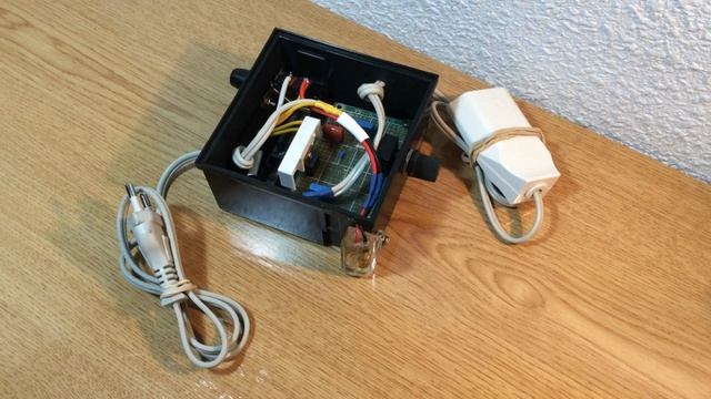 DIY Simple light bulb dimmer BT136 смотреть онлайн