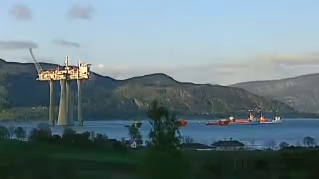 The biggest object moved by mankind Самый большой объект передвинутый человечеством смотреть онлайн