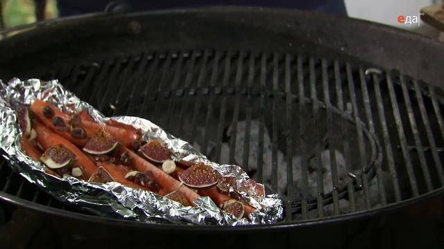 Карп с запечённой морковью и салатом | Рыба и гриль смотреть онлайн