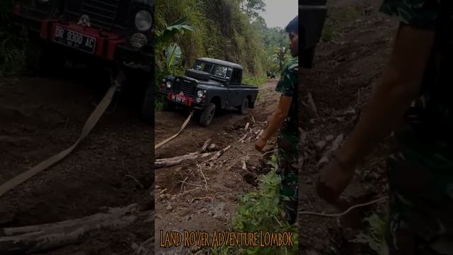 Land Rover Adventure Lombok смотреть онлайн