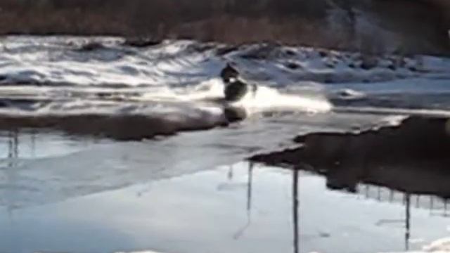 SnowMobile on Water смотреть онлайн