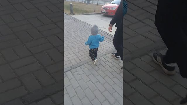 какой же взрослый парень #baby #дети #сын #молодец #любовь #игрушки #прогулка смотреть онлайн