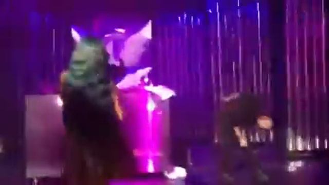 Azealia Banks - 212 (Live @ at Anna Dello Russo, H&M) смотреть онлайн