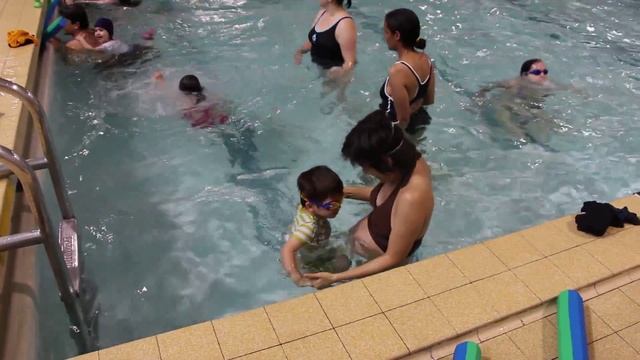 Плавание в одежде смотреть онлайн