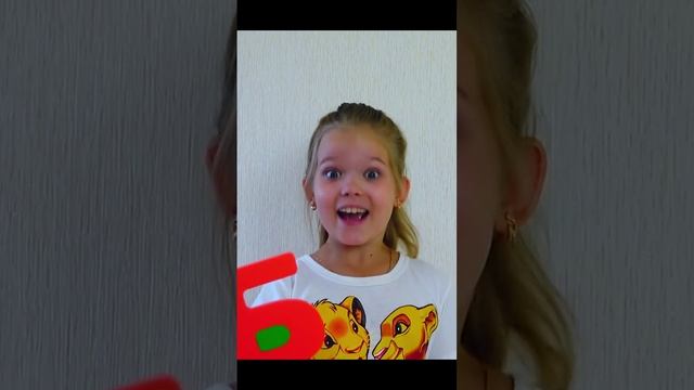 Дети изучают алфавит