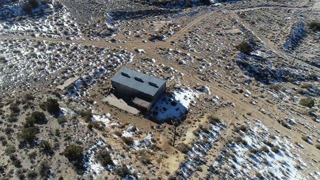 Drone video of the Lincoln Mine near Rachel, NV смотреть онлайн