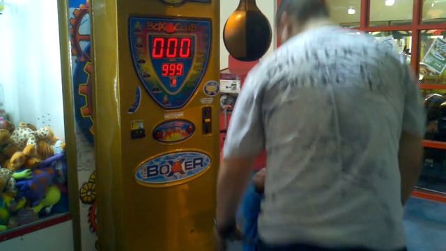 High Score On Punching Machine Game, 999!!! смотреть онлайн