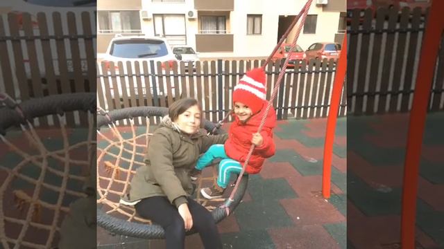 Това е сестрата на Петя (Ивана ) Много е сладка нали????🥰😘🍬 смотреть онлайн
