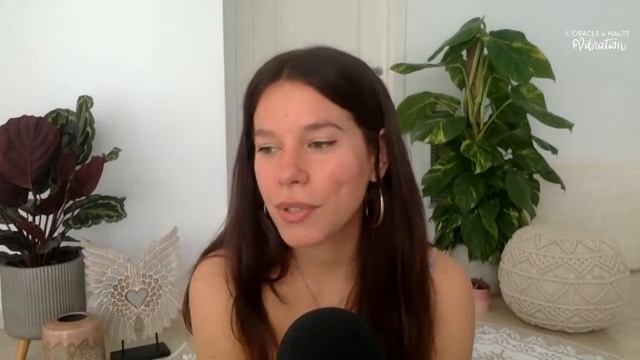 Présentation de l'Oracle à Haute Vibration et tirages en direct смотреть онлайн