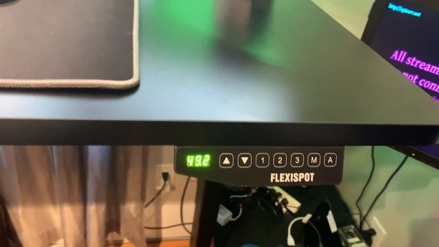 Powerful Simplistic Smart Home Desk Tour смотреть онлайн