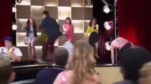 Песня из сериала виолетта.☺☺