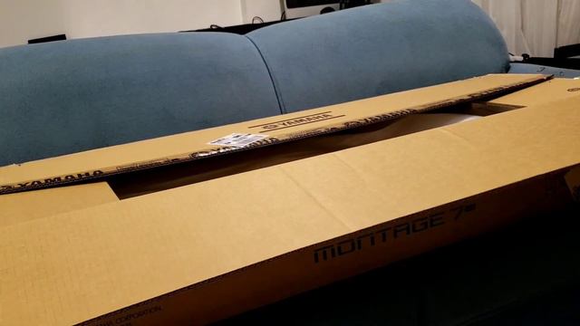 Yamaha Montage 7 Wh (White) Unboxing смотреть онлайн